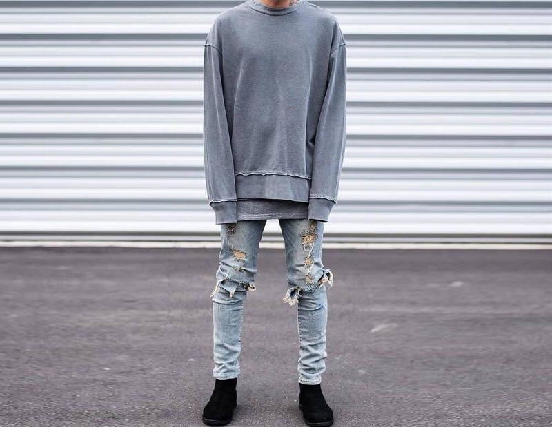 Phối Sweater nam với quần jean