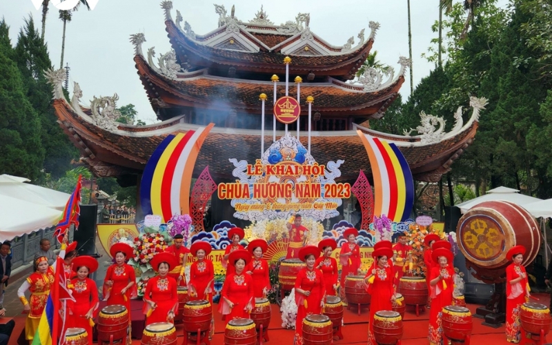 The Huong Pagoda