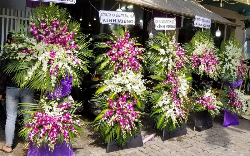 cửa hàng bán hoa viếng Love Flowers