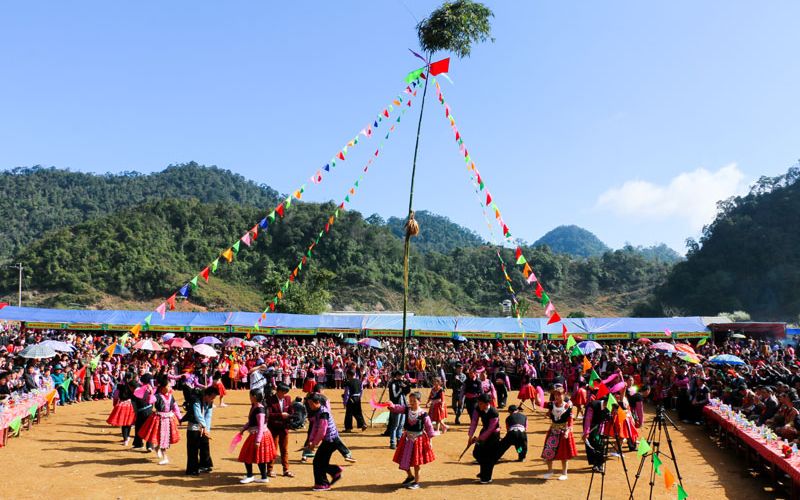 lễ hội Gầu Tào