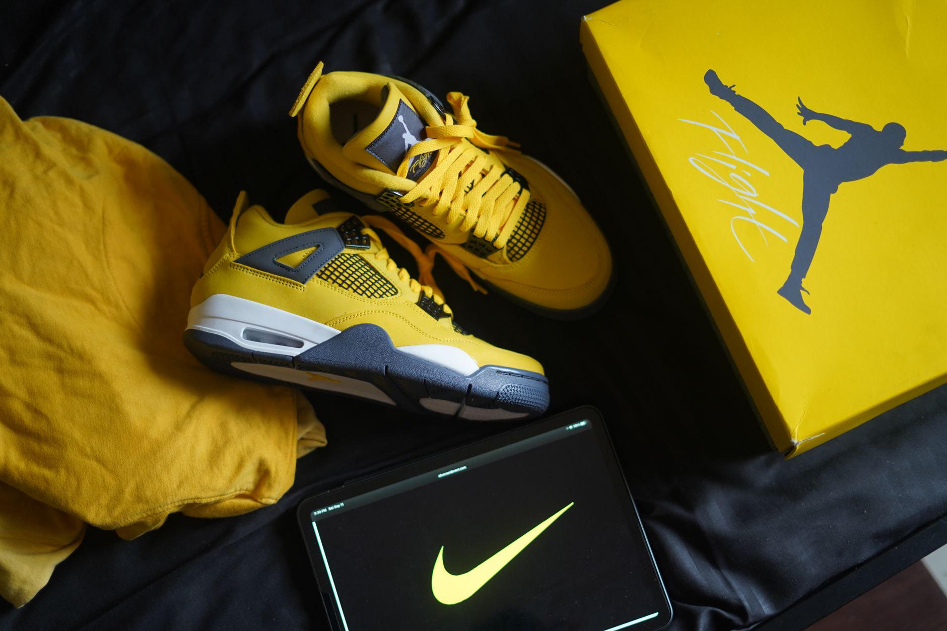 Order Sneaker Từ Nước Ngoài: Kiểm Tra Hàng Auth Qua Ảnh Order Sneaker Từ Nước Ngoài: Kiểm Tra Hàng Auth Qua Ảnh