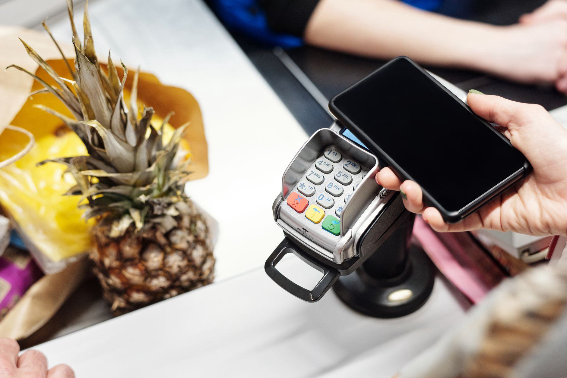 Khách quét mã xong, thu ngân biết tiền vào bằng cách nào?